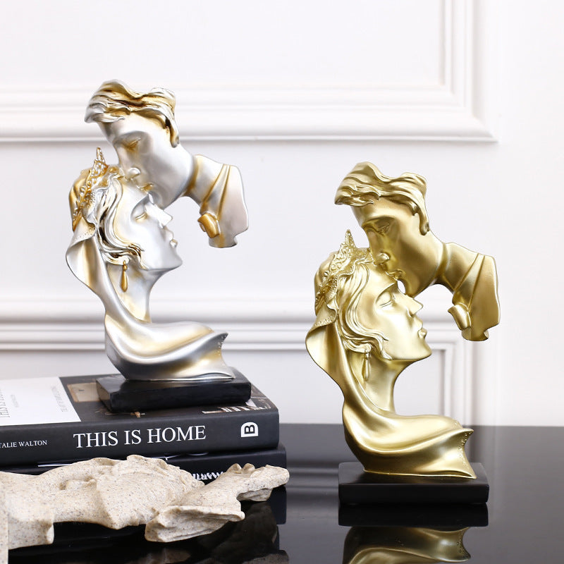 Lovers Sculpture