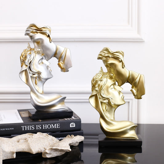 Lovers Sculpture