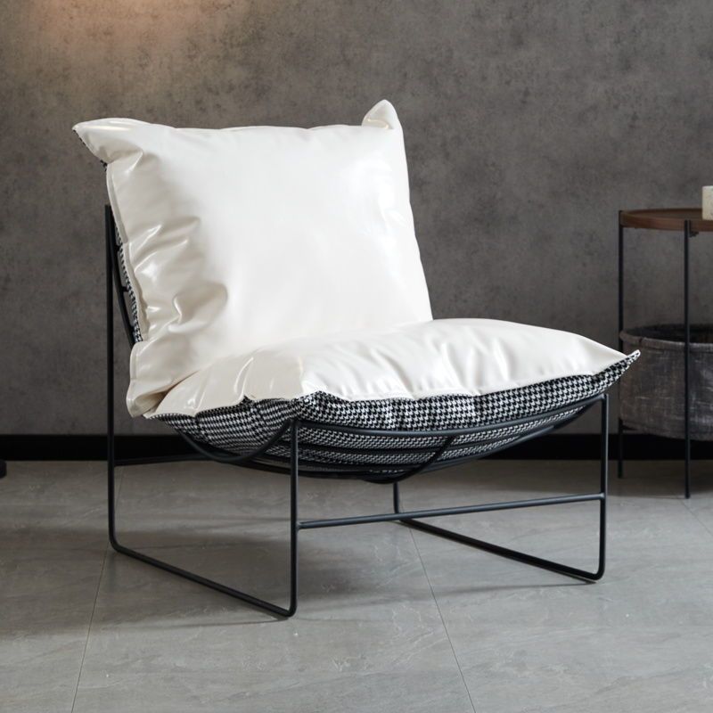 Zenova Lounge